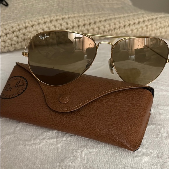 Ray-Ban Gold Aviator Sunglasses - Picture 1 of 1